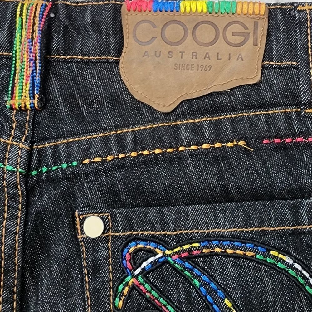 COOGI EMBROIDERED DENIM SHORTS SIZE 7/8 DARK WASH - Picture 7 of 12